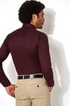 Desoto Shirt Non Iron Modern Kent Dark Purple Model / Achterkant