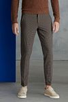 Cast Iron Chino Check Brown Model / Voorkant