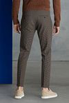 Cast Iron Chino Check Brown Model / Achterkant