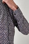 Desoto Overhemd Timeless Elegance Print Donkerblauw Model / Detail