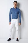 Desoto Shirt Kent Blue Model / Voorkant