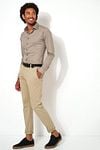 Desoto Shirt Non Iron Modern Kent Light Brown Model / Voorkant