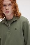 Fred Perry Half Zip Trui Olijfgroen Model / Detail