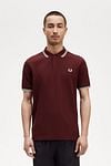 Fred Perry Polo M3600 Bordeaux Model / Voorkant