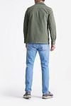 King Essentials The Benjamin Overshirt Olive Green Model / Achterkant
