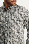 State Of Art Shirt Leaves Gray Model / Detail
