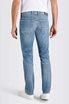 MAC Jeans Arne Pipe Lichtblauw Model / Achterkant