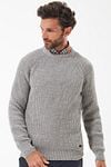 Barbour Pullover Lambswool Knitted Stone Grau Model / Voorkant