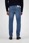 MUD Jeans Denim Regular Bryce Indigo Blue Model / Achterkant