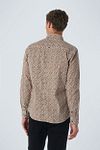 No Excess Shirt Print Caramel  Model / Achterkant