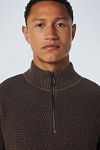 No Excess Half Zip Pullover Brown Model / Detail