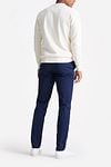 King Essentials The George Sweater Ecru Model / Achterkant