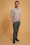 Profuomo Chino Dunkelgrün Model / Voorkant