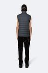 Rains Bodywarmer Trekker Grey Model / Achterkant