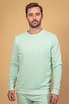 Suitable Sweater Jerry Groen Model / Voorkant met Emiel