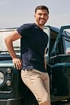 Suitable Respect T-shirt Jim Denim Blue Model / Voorkant with Bram