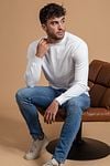 Suitable Pullover O-Neck White Model / Voorkant with Bram