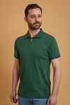 Suitable Liquid Polo Shirt Dark Green Model / Voorkant with Emiel