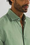 State Of Art Shirt Linen Green Model / Detail
