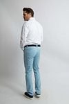 Steppin' Out Broek Johnson Lichtblauw Model / Achterkant