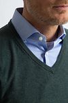 Steppin' Out Pullover Cotton Cashmere V-Neck Dark Green Model / Detail