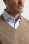 Steppin' Out Pullover V-Neck Merino Wool Taupe Model / Detail