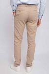 Suitable Chino Pico Pleat Flannel Sand Model / Achterkant with Folkert