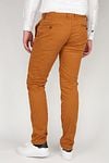 Suitable Chino Sartre Caramel Model / Achterkant