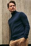 Suitable Turtleneck Cable Navy Model / Sfeerbeeld