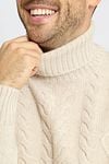 Suitable Turtleneck Cable Wool Ecru  Model / Detail