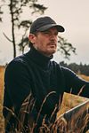 Suitable Turtleneck Cable Wool Navy Model / Voorkant