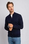 Suitable Cardigan Cadir Navy Model / Voorkant met Folkert