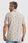 Vanguard Short Sleeve Shirt Linen Beige Model / Achterkant