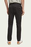 Scotch and Soda Mott Chino Donkergrijs Model / Achterkant