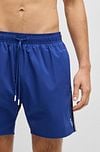 BOSS Badehose Iconic Blau Model / Detail