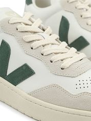 Veja Sneakers V-90 Green
