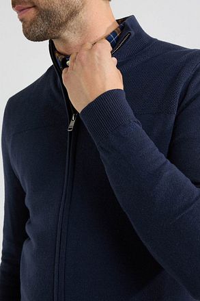 McGregor Vest Merino Blend Navy Model / Detail
