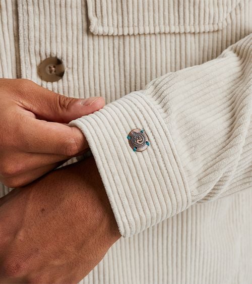 Cast Iron Overshirt Corduroy Ecru Model / Detail