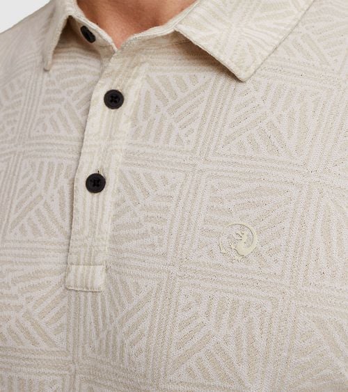 Cast Iron Polo Jacquard Impression Ecru Model / Detail