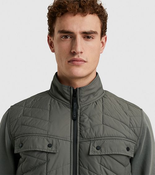 Cast Iron Veste Interlock Vert Model / Detail