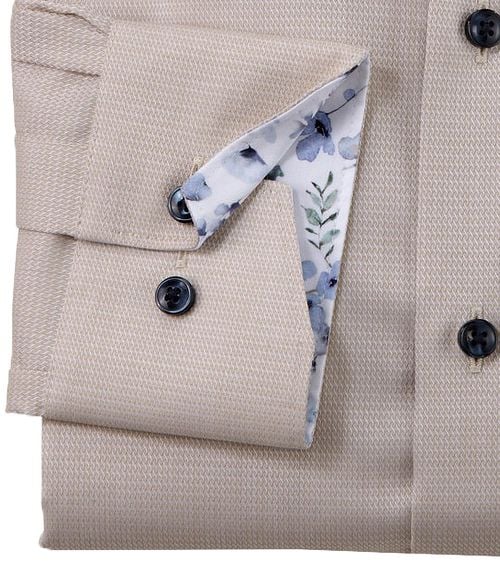 Olymp Luxor Shirt Structure Beige Model / Detail