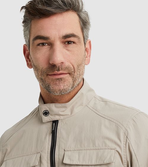 Vanguard Jacke Racechase Beige Model / Detail