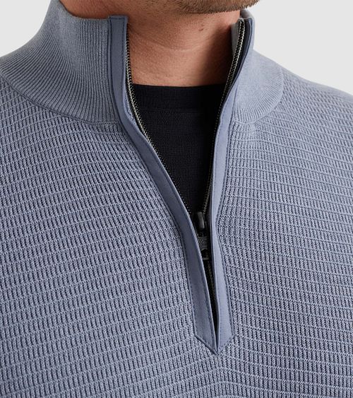 Vanguard Sweater Half Zip Textured Blue Model / Detail