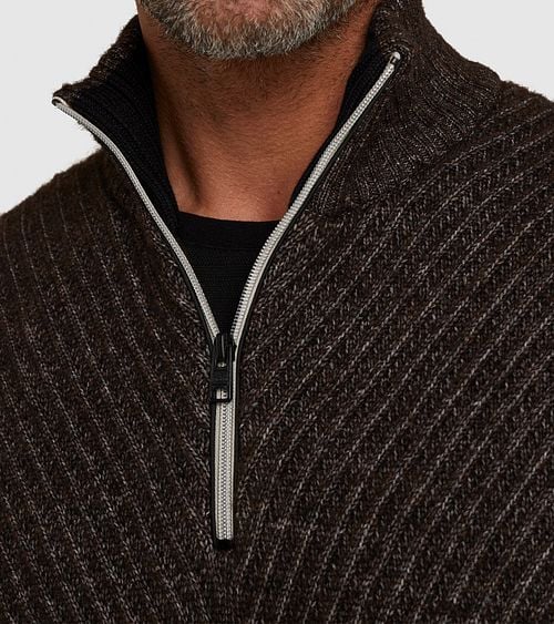 Vanguard Trui Half Zip Wol Bruin Model / Detail