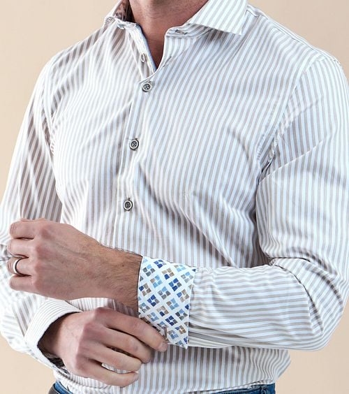 R2 Shirt Stripes Beige Model / Voorkant