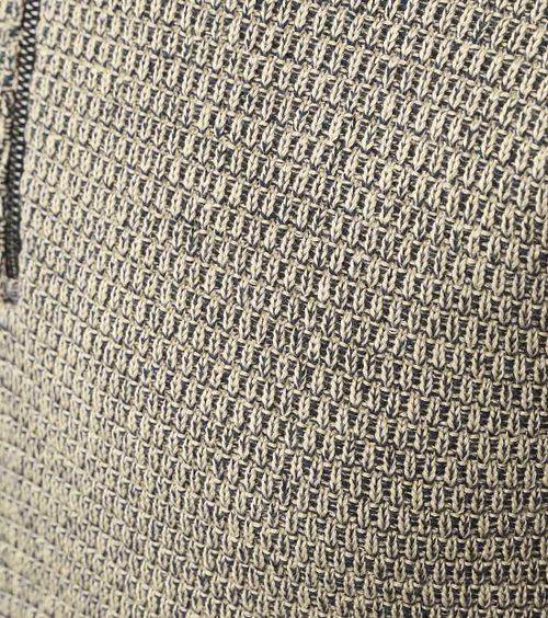 Product / Detail