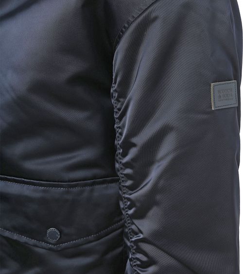 Product / Detail