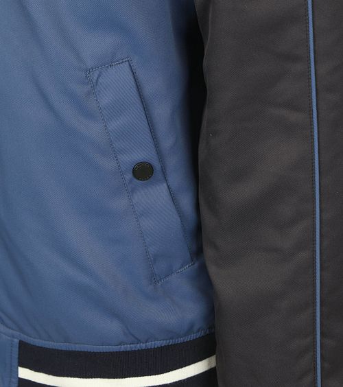 Product / Detail
