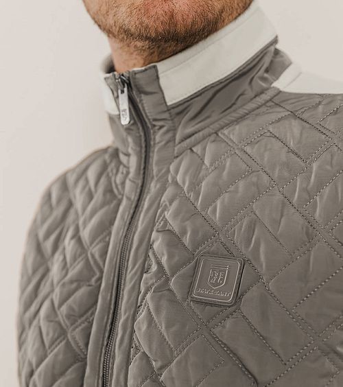 State Of Art Sweatvest Brown Model / Detail