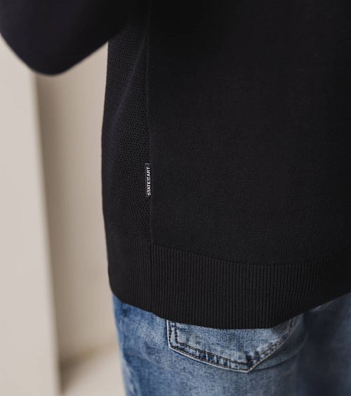 State Of Art Sweater Structure Contrast Navy Model / Detail